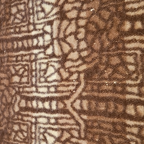 Peruvian Alpaca Wool Tiger Luxury Brown Cream Blanket. 55" X 66" - Picture 4 of 9